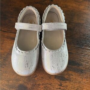See Kai Run Silver Mary Jane Shoes 13.5